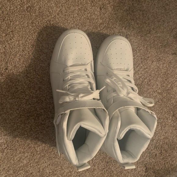 WHITE LIGHT UP SNEAKERS, Size 41 Female 9.5 - 10, NWOT. - Picture 4 of 7